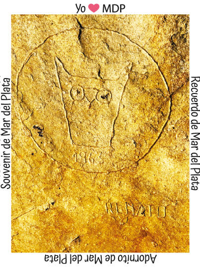 monumento natural tallas piedras mar del plata costa grafitti